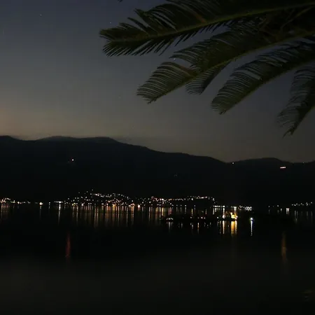 Casa Rondine By Fewotessin بيت للعطل رونكو سوبرا أسكونا